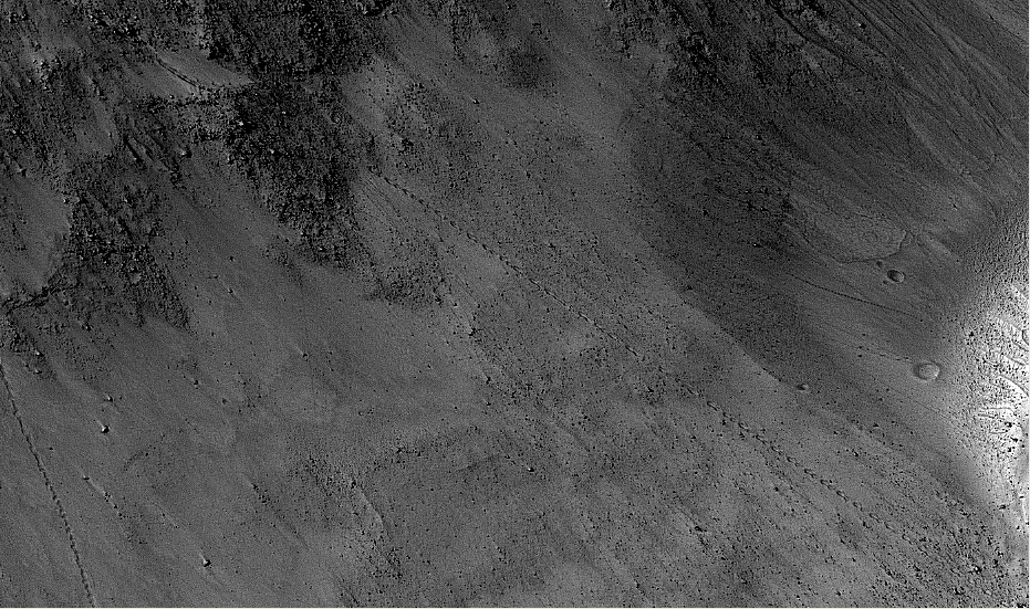 Boulder tracks (NASA/HiRISE/Stuart Atkinson)